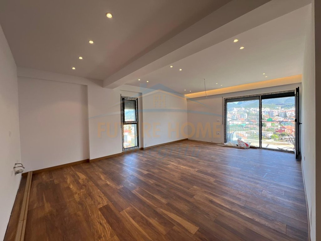 For sale, 2+1 Apartment, Porcelan, Tirana.