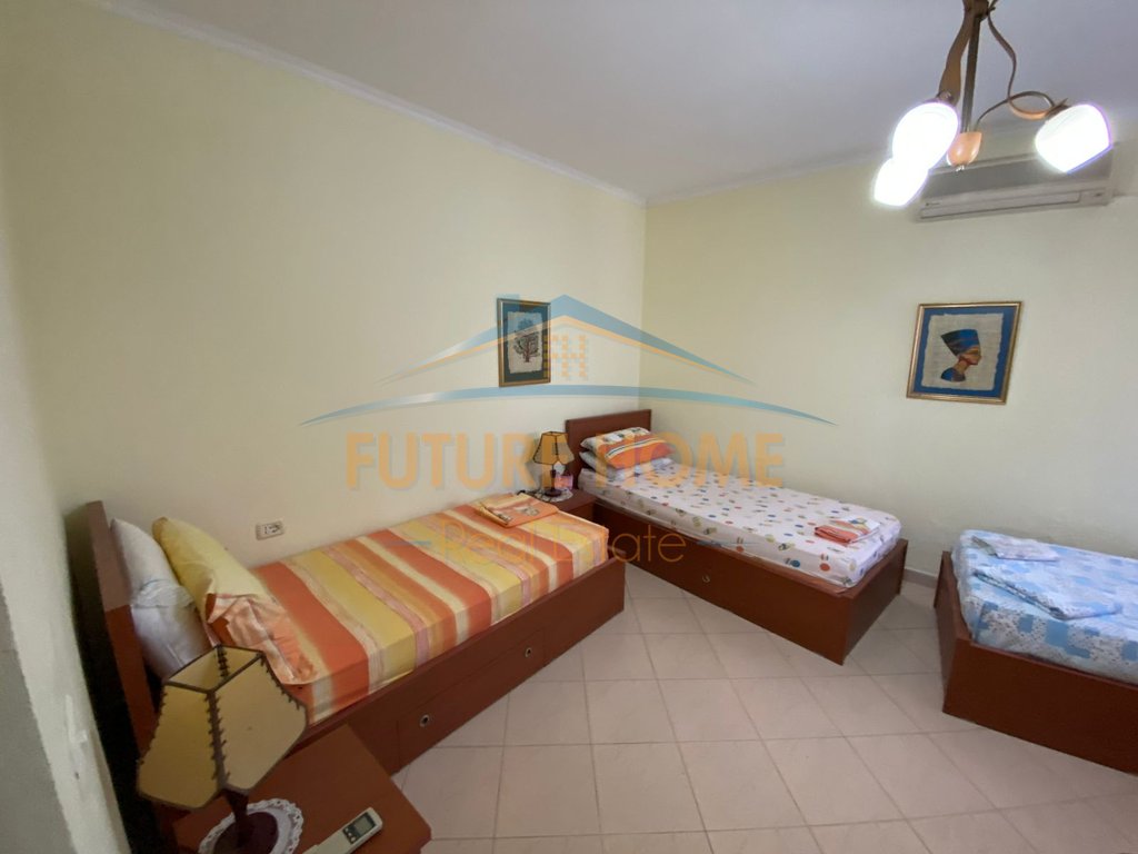 Shitet, Apartament 2+1+Post Parkimi, Golem.