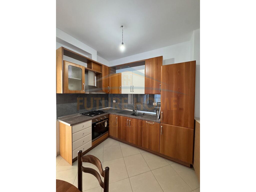 Shitet Apartament 2+1, Qerret,Kavaje