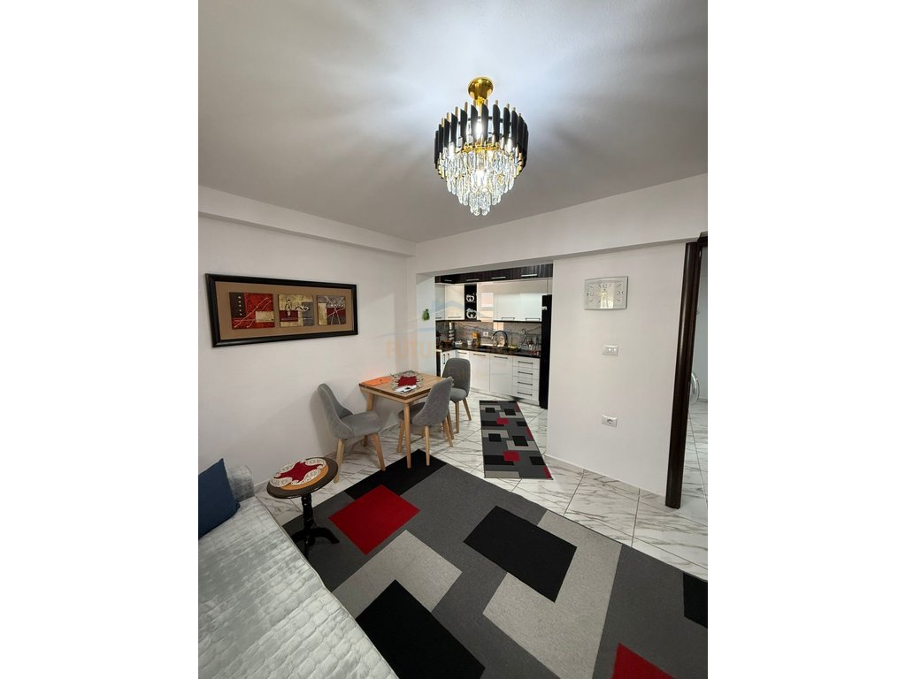 Shitet , Apartament 2+1 , Rruga Industriale , Pogradec