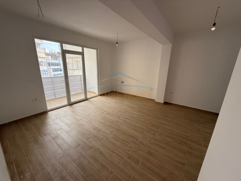 For sale, 2+1 Apartment, Kajo Karafili Street, Pogradec