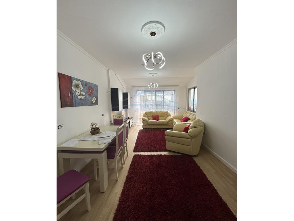 Shitet, Apartament 2+1, Rruga Thesarit, Fresk