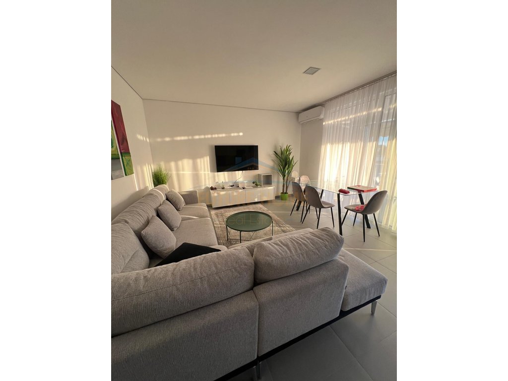 Shitet, Apartament 2+1, San Pietro, Gjiri i Lalezit