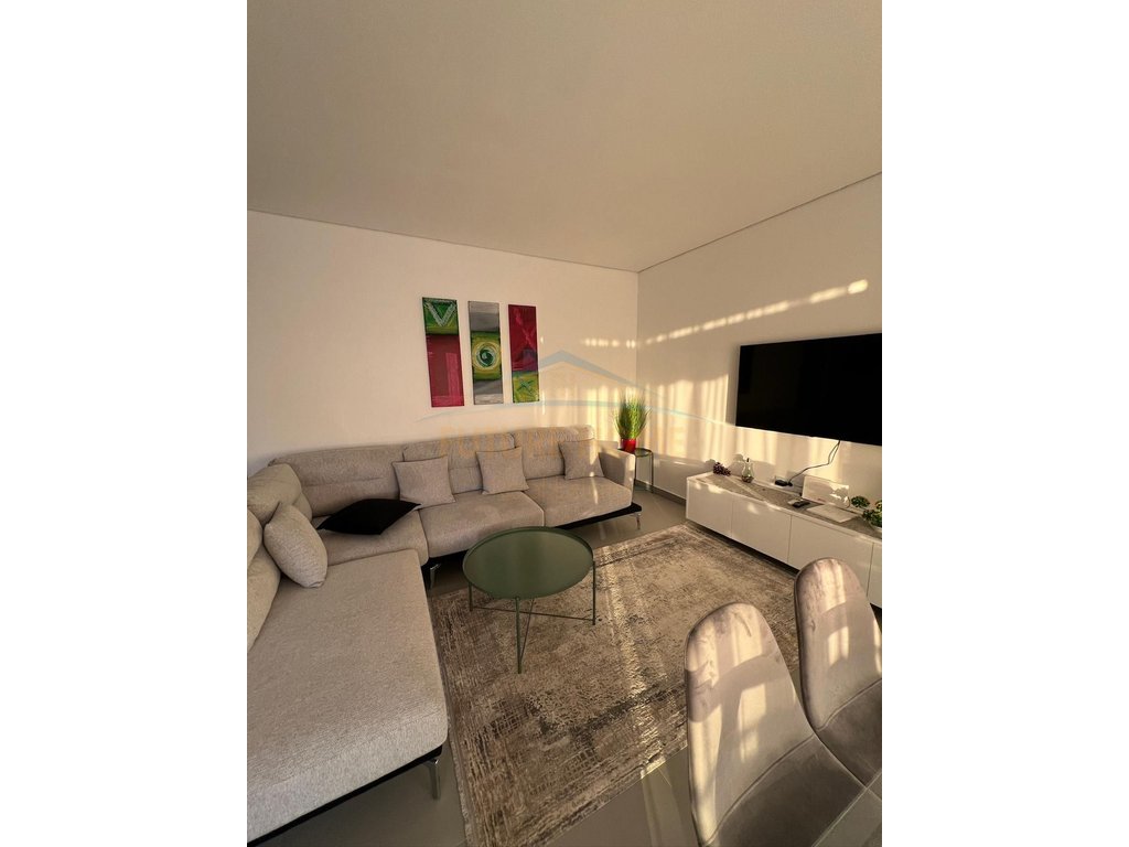 Shitet, Apartament 2+1, San Pietro, Gjiri i Lalezit