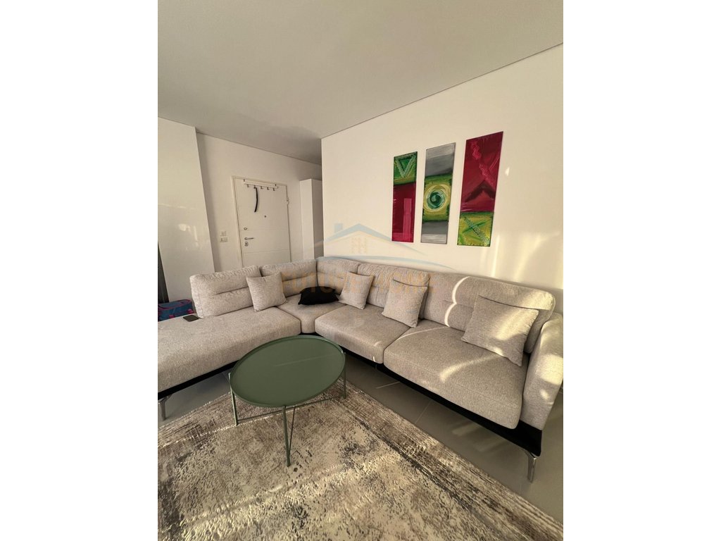 Shitet, Apartament 2+1, San Pietro, Gjiri i Lalezit