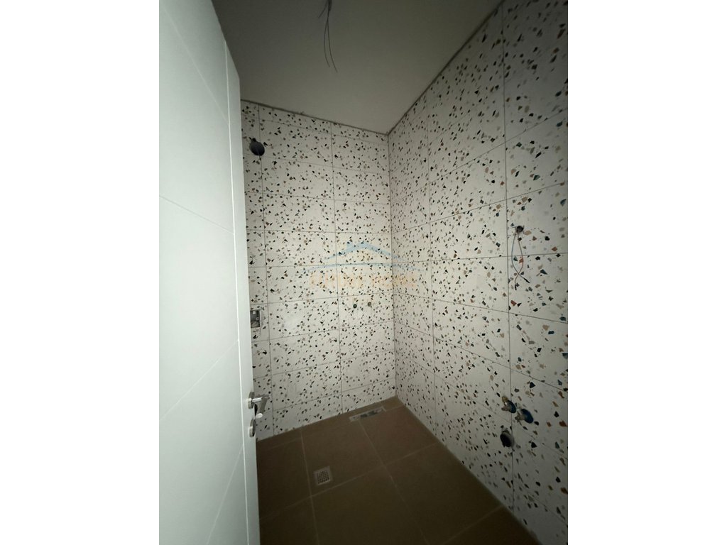 Shitet , Apartament 2+1 , Univers City , Tirane
