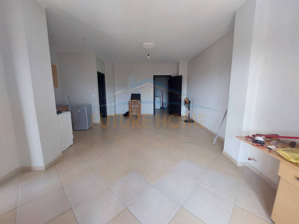 Shitet, Apartament 2+1 Ura e Dajlanit, Durres