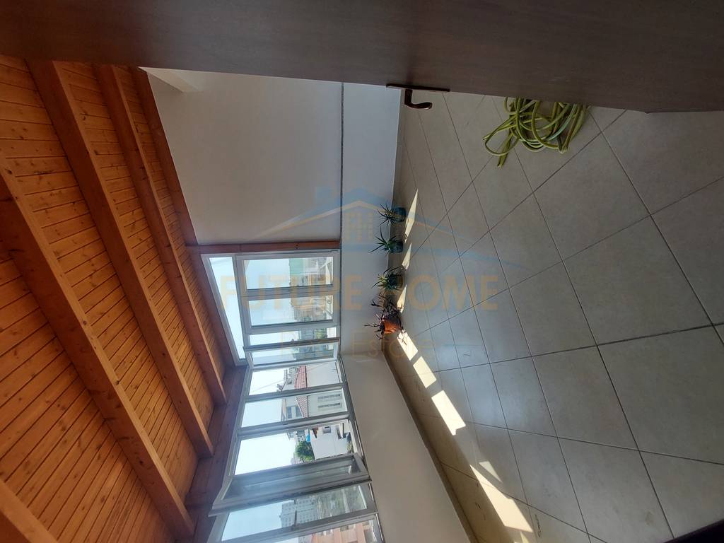 Shitet, Apartament 2+1 Ura e Dajlanit, Durres
