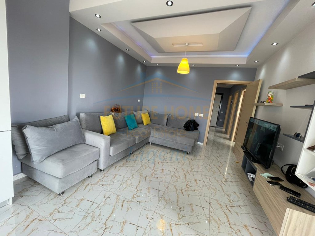 Shitet, Apartament 2+1+Verande, Fresk, Tirane.