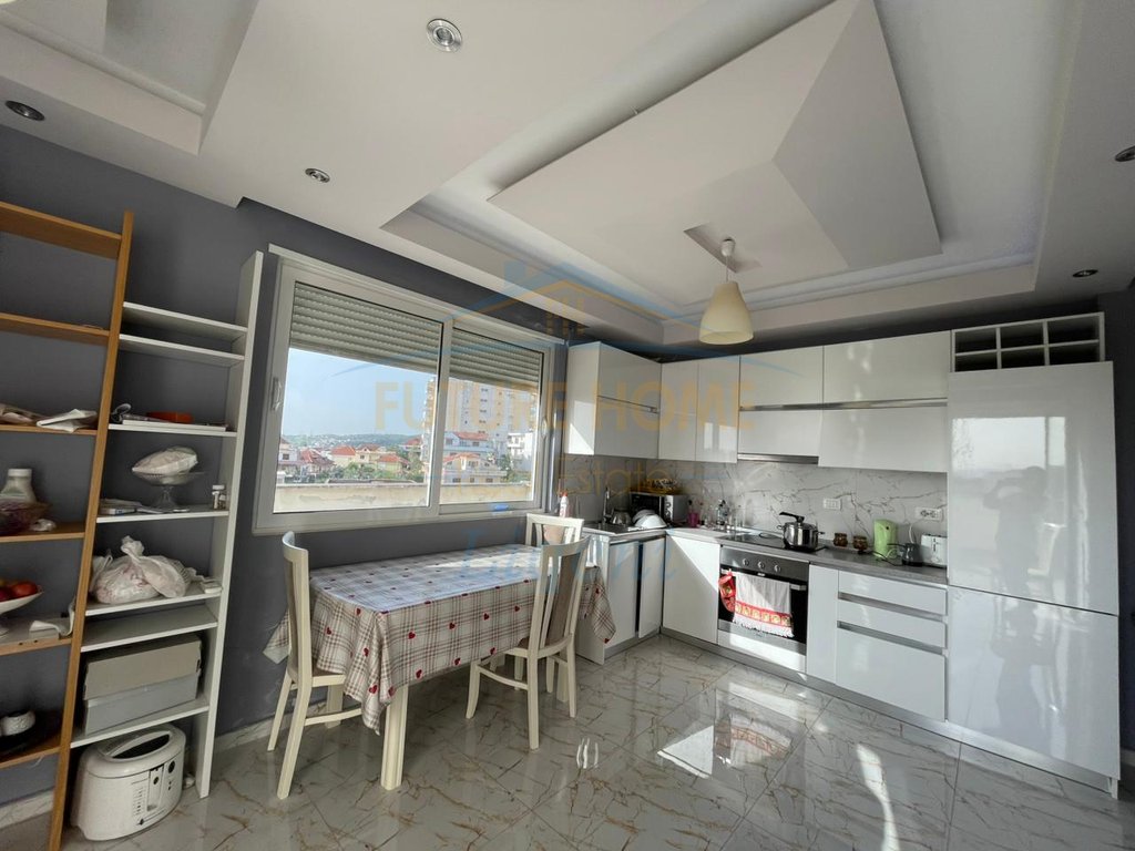 Shitet, Apartament 2+1+Verande, Fresk, Tirane.