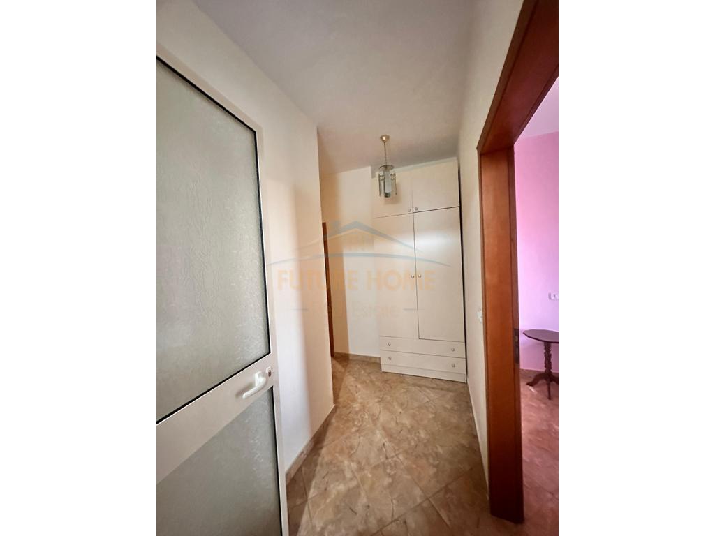 Shitet, Apartament 2+1 , Vila e Zogut, Durres