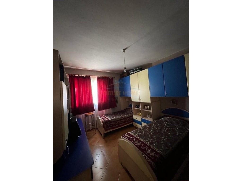 Shitet, Apartament 2+1, Zogu i Zi, Tirane