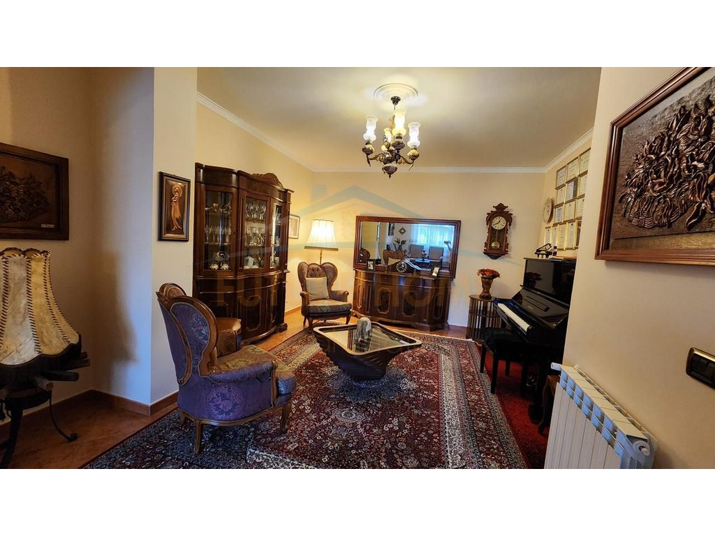 For sale, Apartment 3+1+2+2 Parking Spaces, Court, Durres
