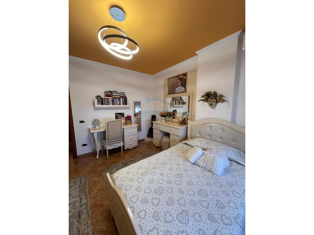 For sale, Apartment 3+1+2+2 Parking Spaces, Court, Durres