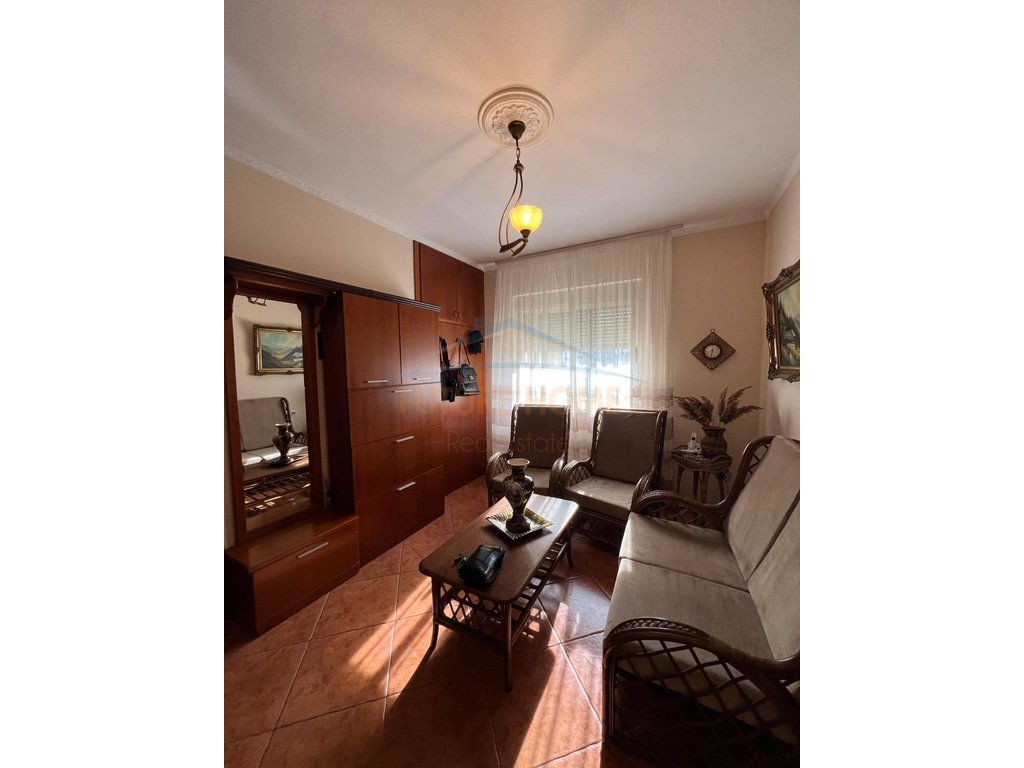 For sale, Apartment 3+1+2+2 Parking Spaces, Court, Durres