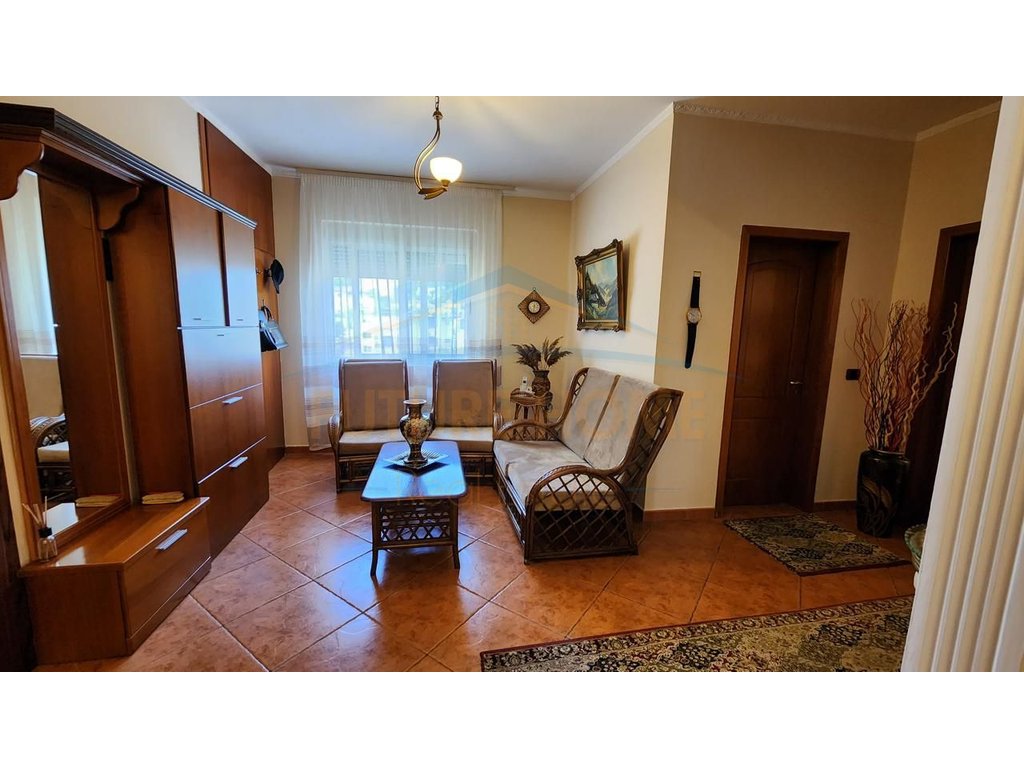 For sale, Apartment 3+1+2+2 Parking Spaces, Court, Durres