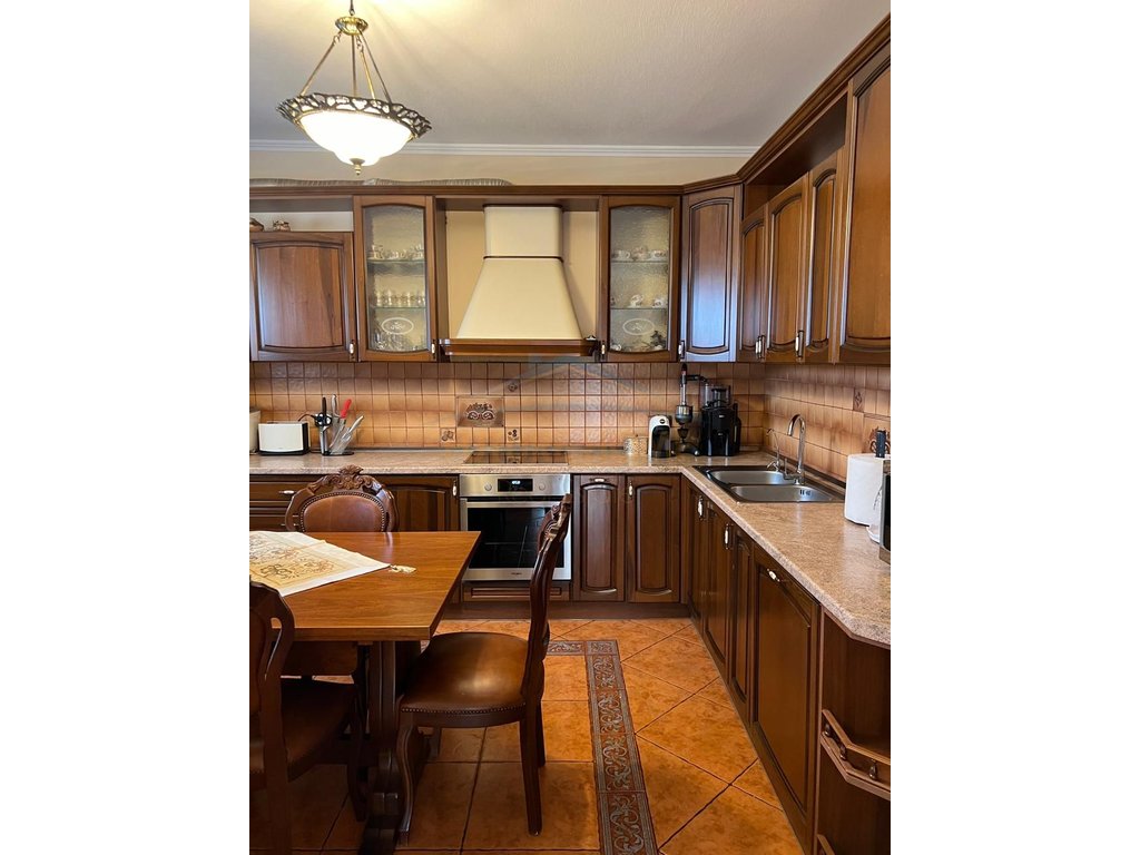 For sale, Apartment 3+1+2+2 Parking Spaces, Court, Durres