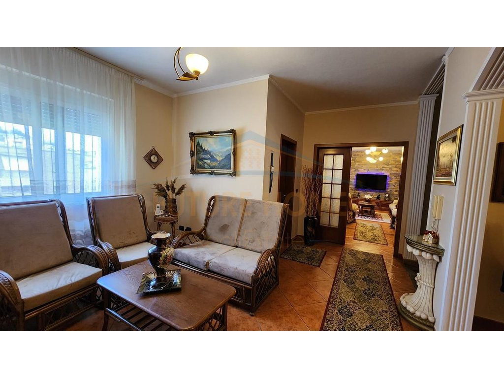 For sale, Apartment 3+1+2+2 Parking Spaces, Court, Durres