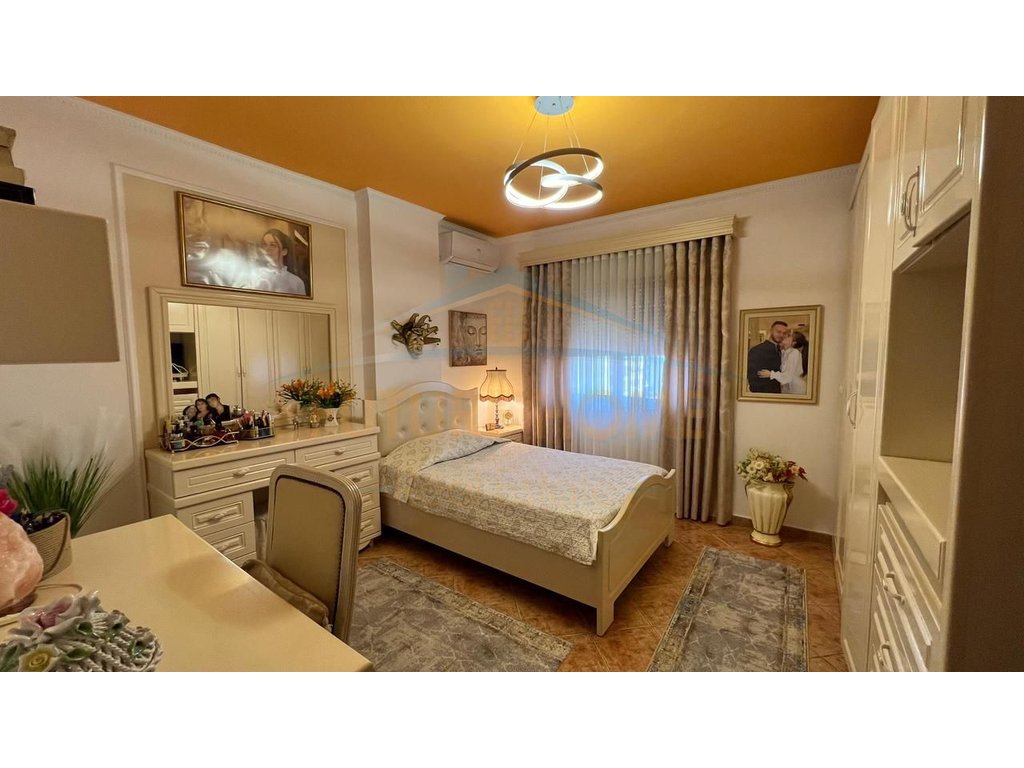 For sale, Apartment 3+1+2+2 Parking Spaces, Court, Durres