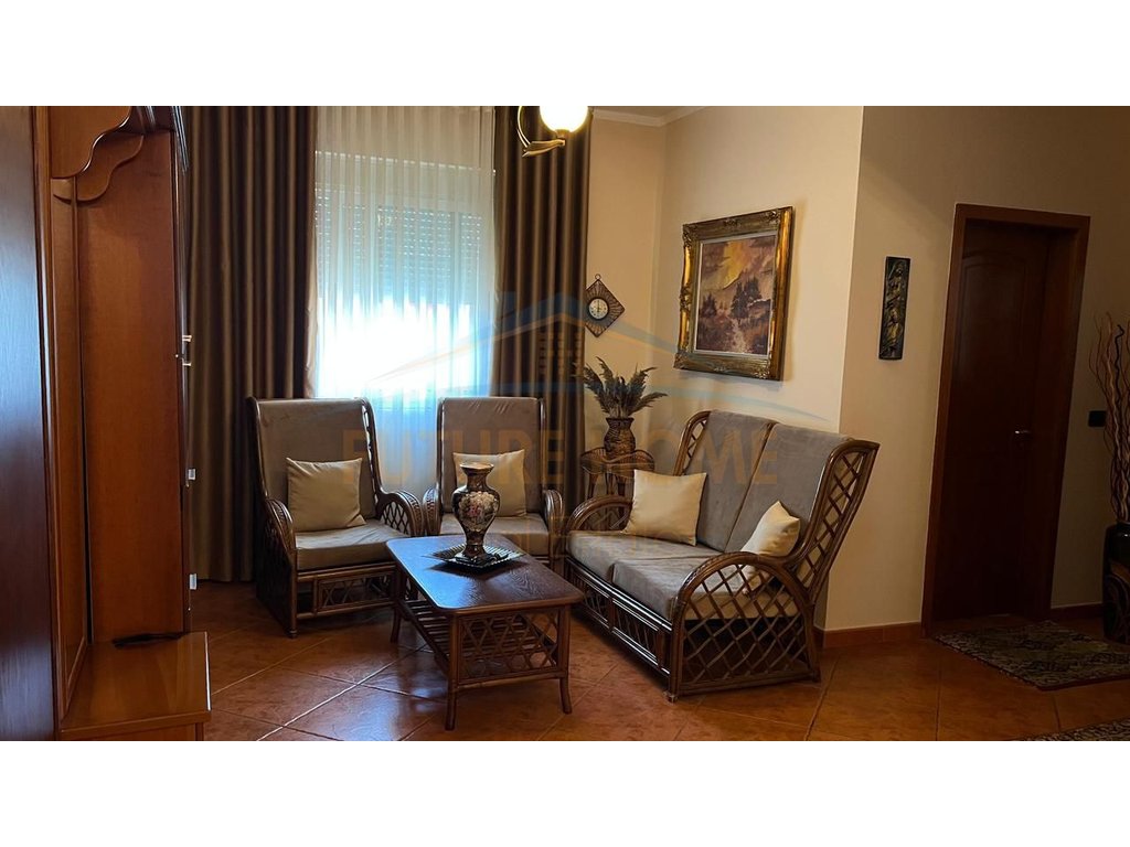 For sale, Apartment 3+1+2+2 Parking Spaces, Court, Durres