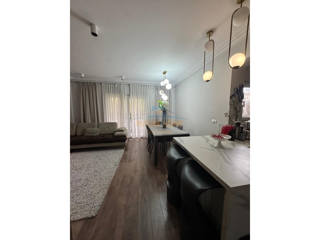 Apartament 3+1+2, 21 Dhjetori,Tiranë