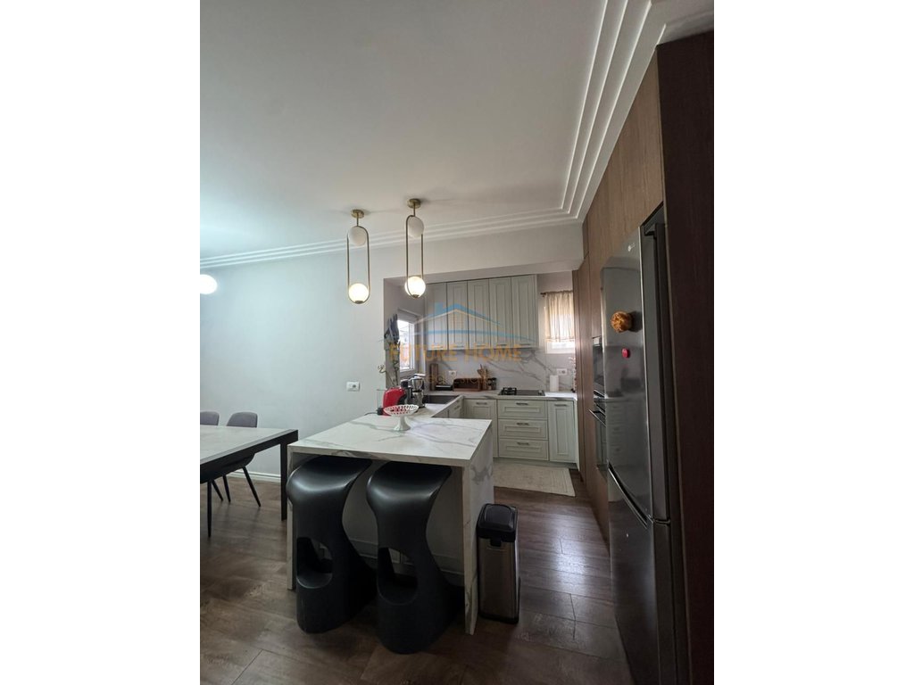 Apartament 3+1+2, 21 Dhjetori,Tiranë