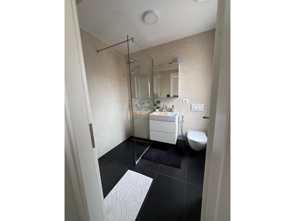 Apartament 3+1+2, 21 Dhjetori,Tiranë