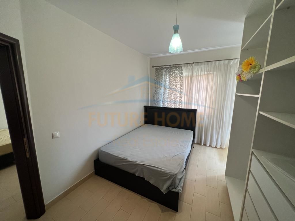 Apartament 3+1+2, Pogradec