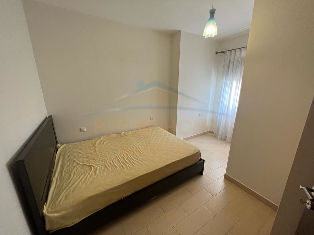 Apartament 3+1+2, Pogradec