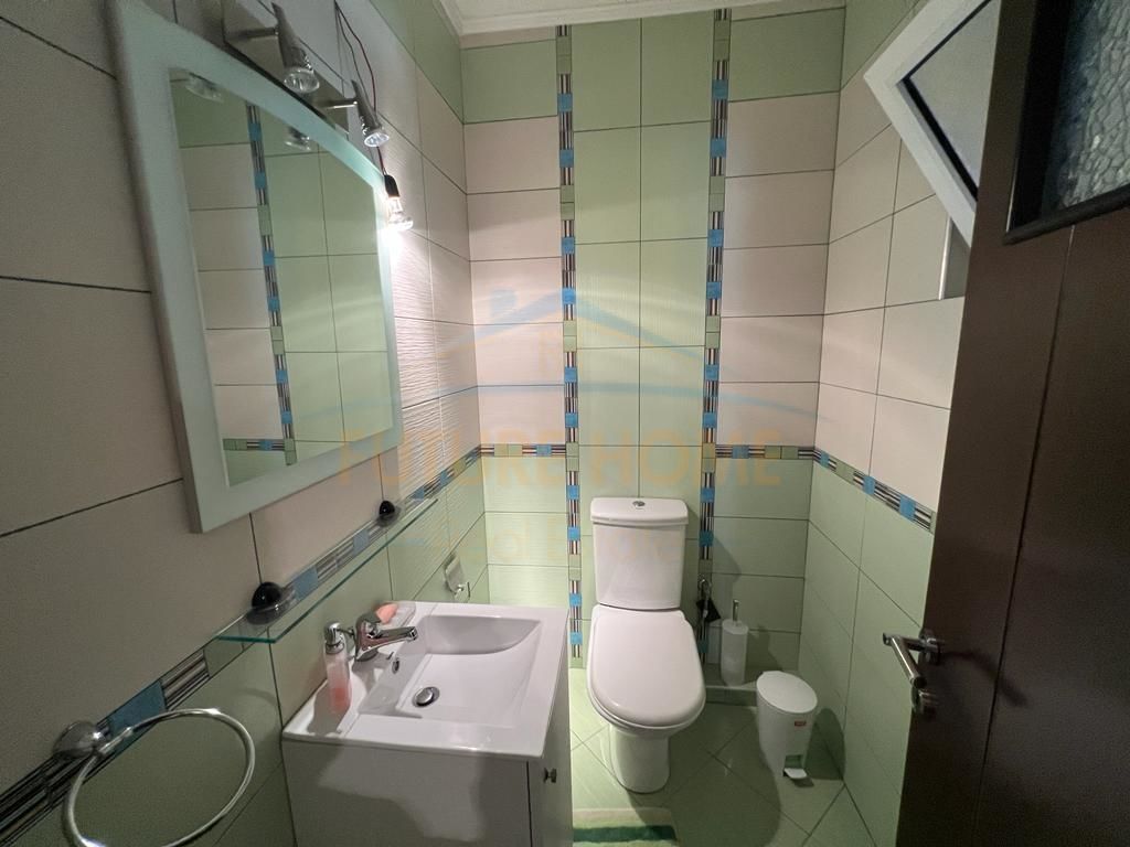 Apartament 3+1+2, Pogradec