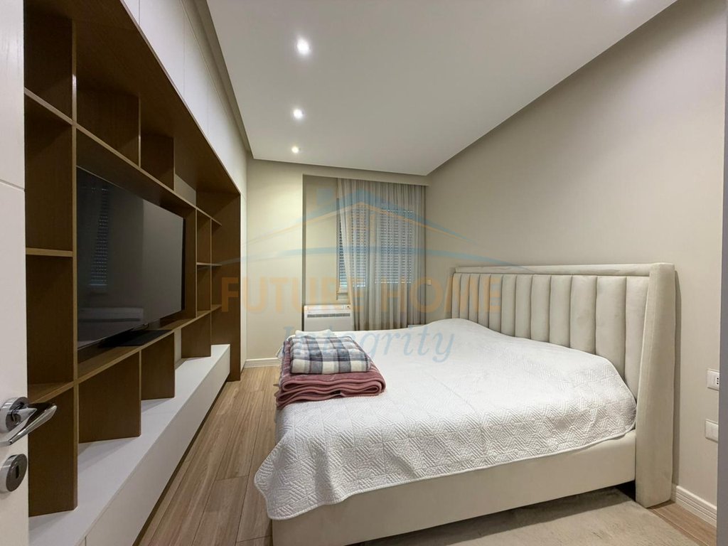 For sale, Apartment 3+1+2, Dry Lake, Tirana.