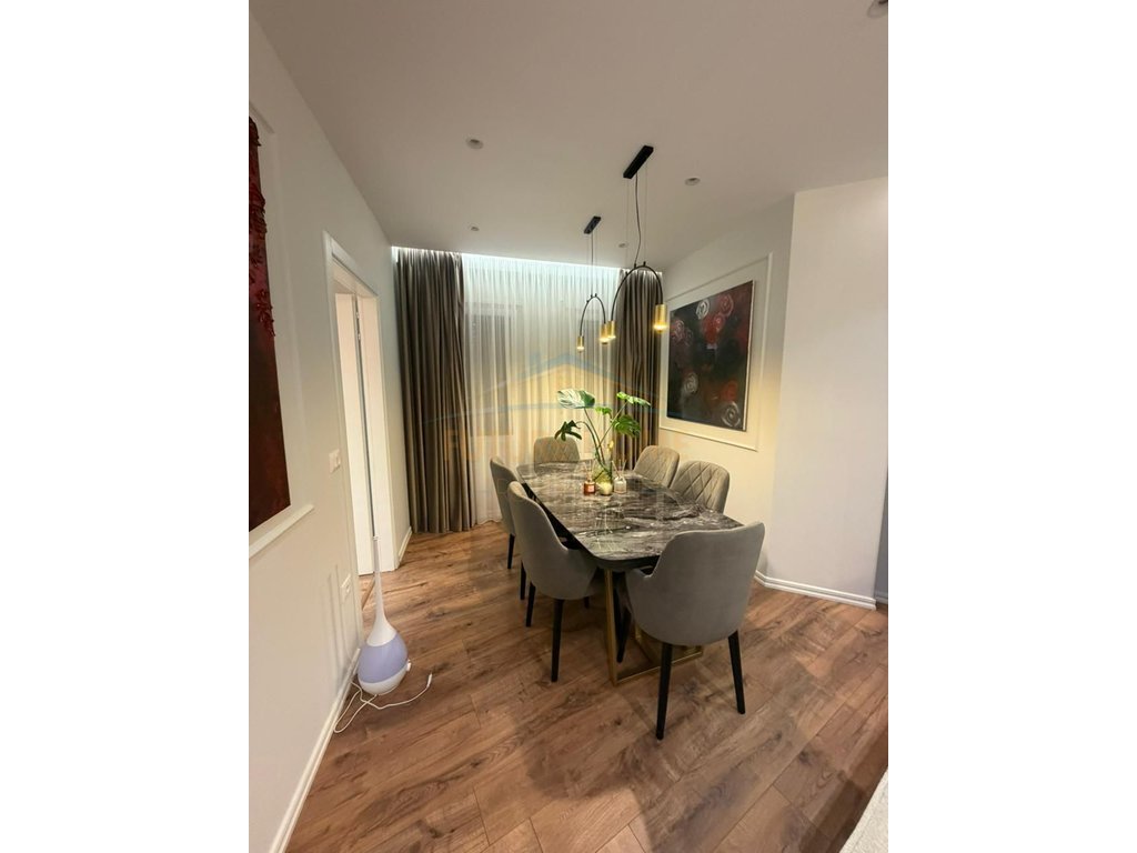 For sale, Apartment 3+1+2, Dry Lake, Tirana