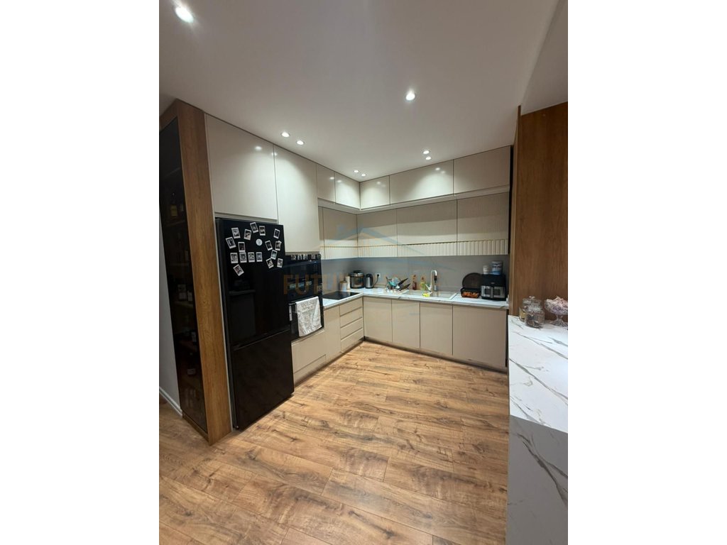 For sale, Apartment 3+1+2, Dry Lake, Tirana