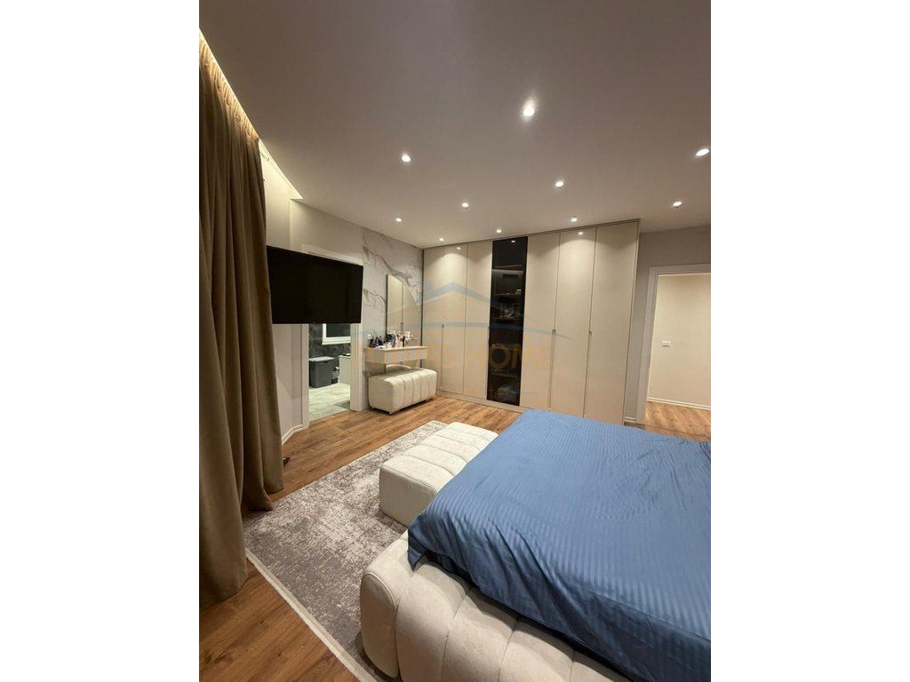 For sale, Apartment 3+1+2, Dry Lake, Tirana