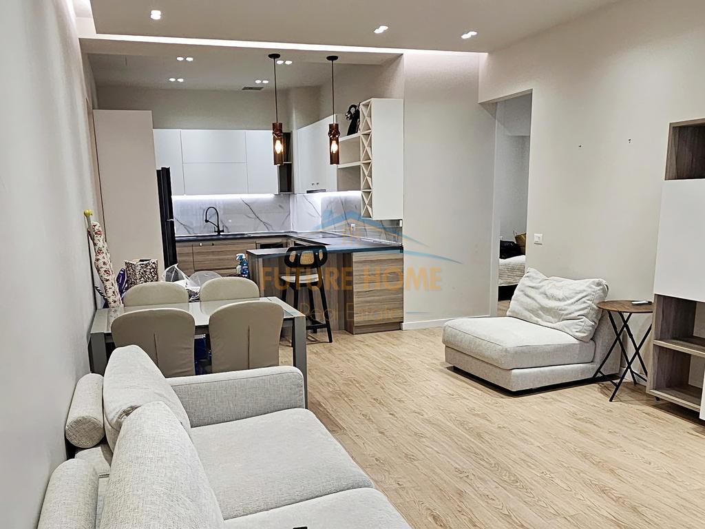 Shitet, Apartament 3+1+2, Liqeni i Thate, Tirane