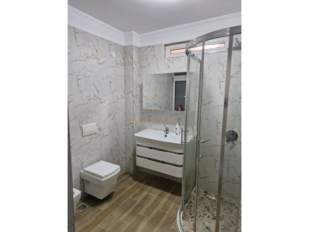 For sale, Apartment 3+1+2, Porcelain, Tirana