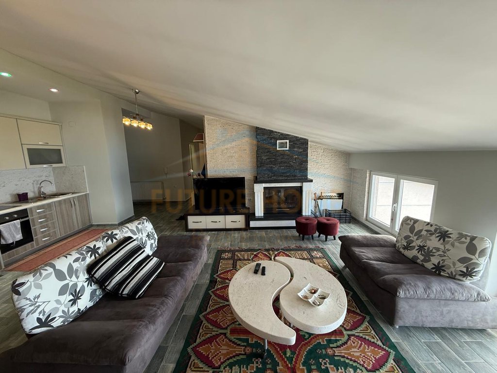 For sale, Apartment 3+1+2+Parking, 1 Maji, Pogradec.