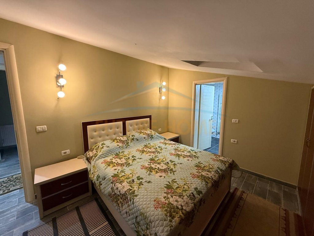For sale, Apartment 3+1+2+Parking, 1 Maji, Pogradec.