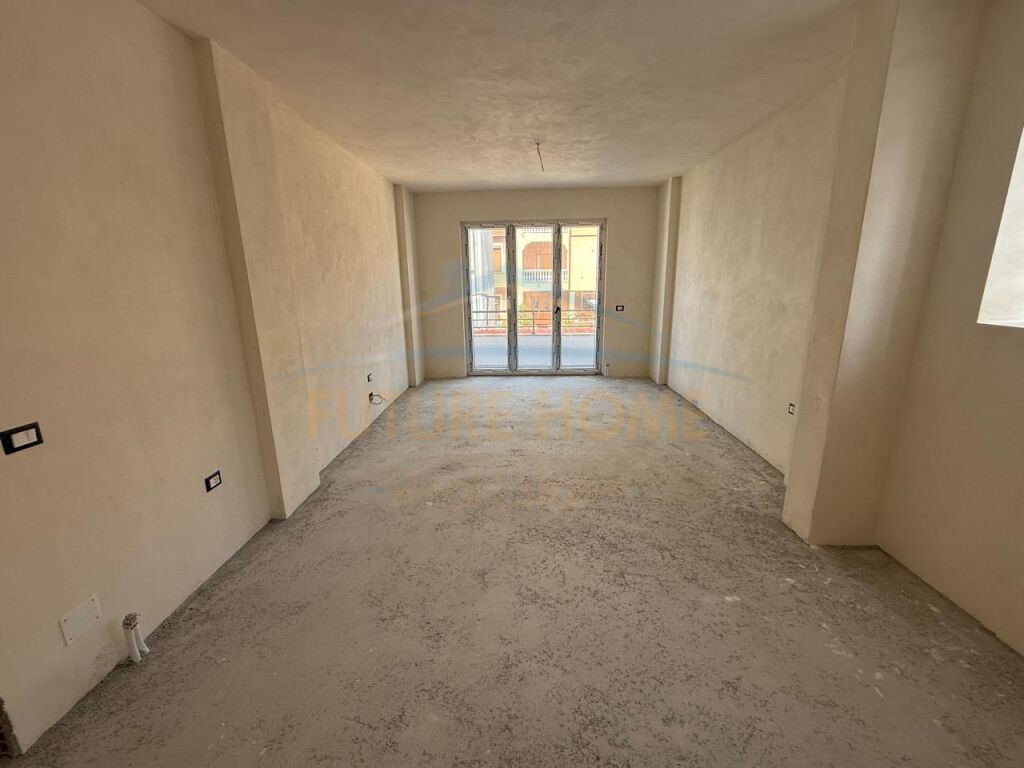 For Sale, Apartment 3+1+2 + Post-Parking, Neighborhood 2, Korça
