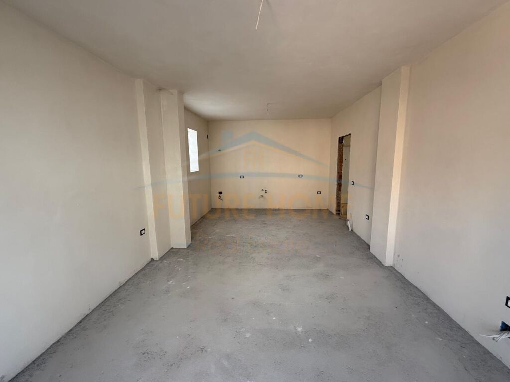 For Sale, Apartment 3+1+2 + Post-Parking, Neighborhood 2, Korça