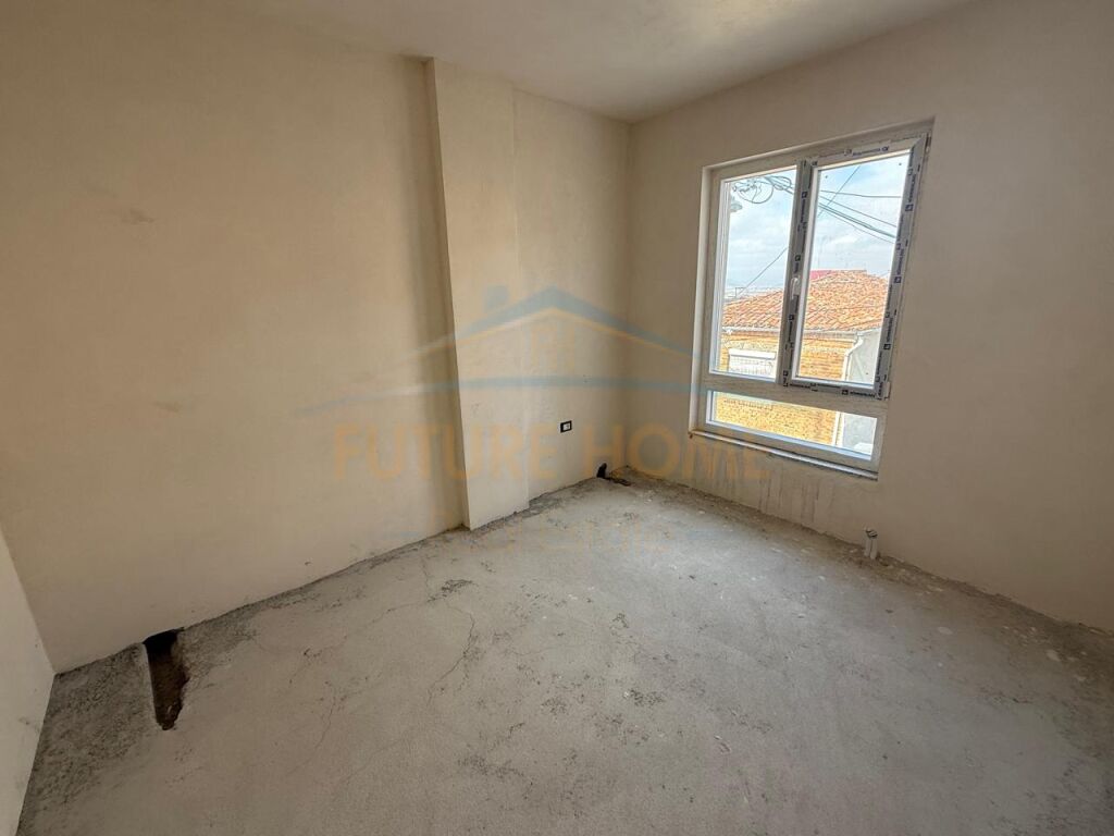 For Sale, Apartment 3+1+2 + Post-Parking, Neighborhood 2, Korça