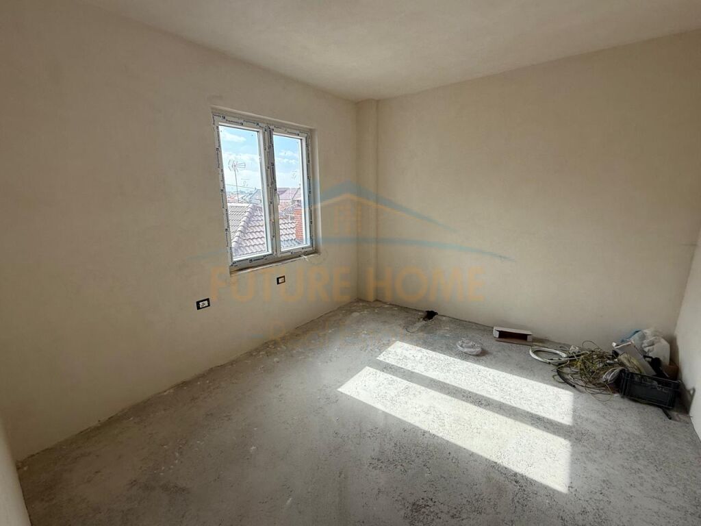 For Sale, Apartment 3+1+2 + Post-Parking, Neighborhood 2, Korça