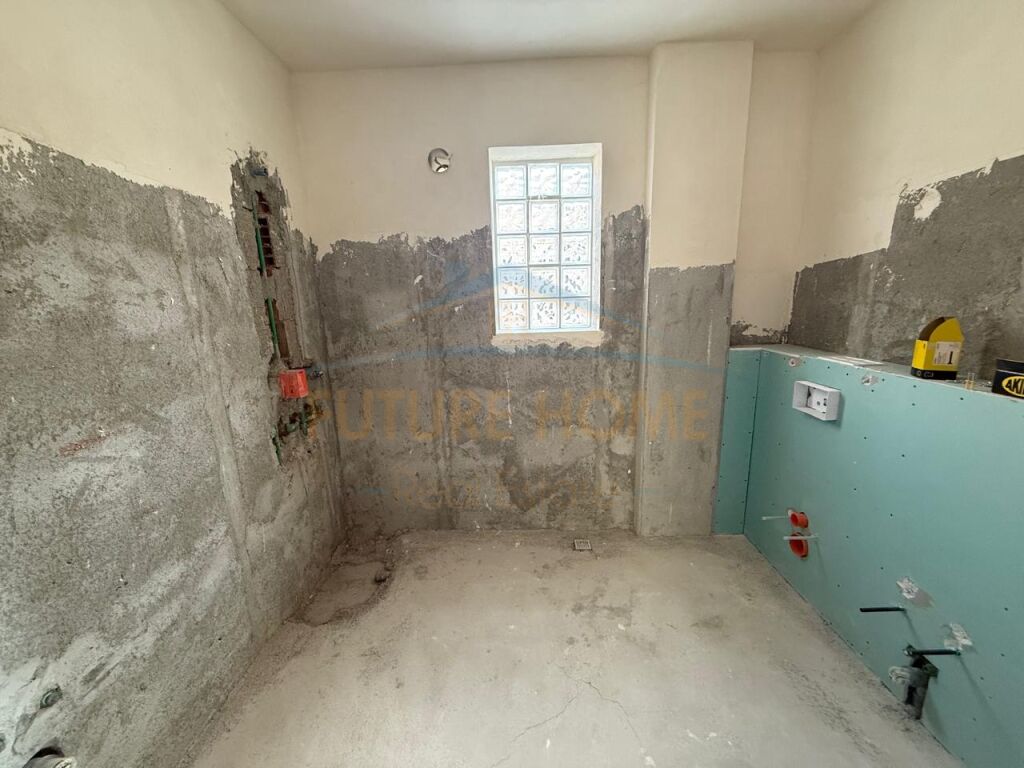 For Sale, Apartment 3+1+2 + Post-Parking, Neighborhood 2, Korça