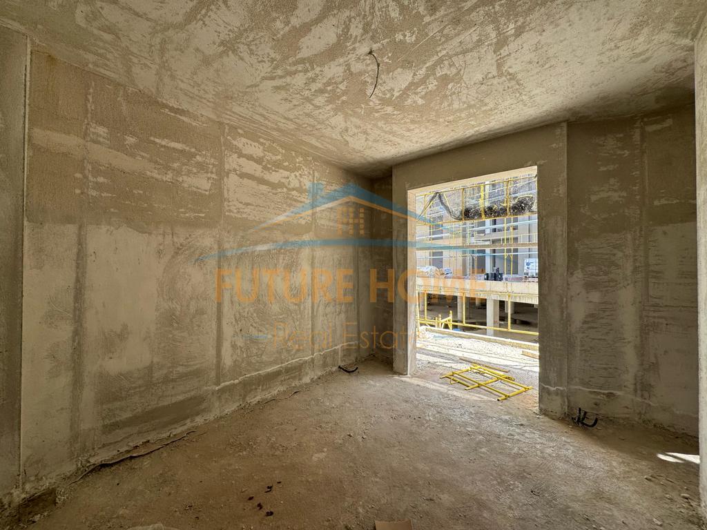 Shitet, Apartament 3+1+2+Post Parkimi, Liqeni i Thatë, Tiranë.