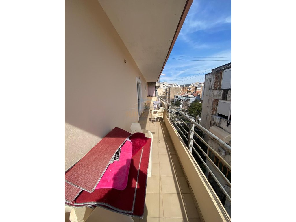 For sale, 3+1+2 Apartment near the Orthodox Church, Vlore.