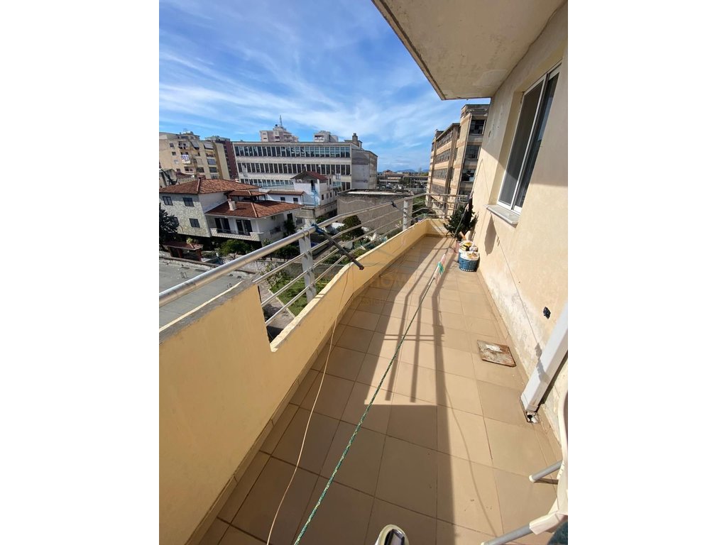 For sale, 3+1+2 Apartment near the Orthodox Church, Vlore.