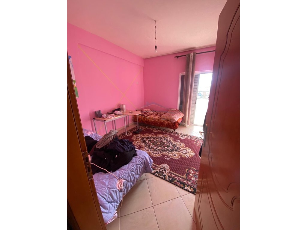 For sale, 3+1+2 Apartment near the Orthodox Church, Vlore.