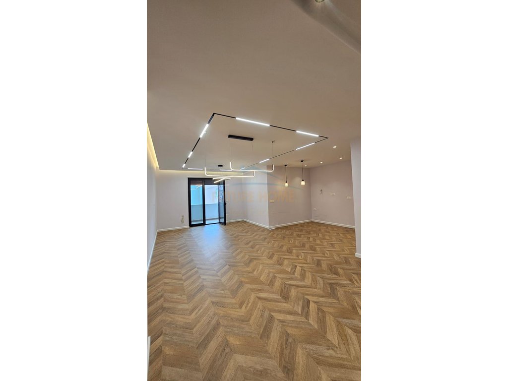 For sale, Apartment 3+1+2, Valuta, Durres.