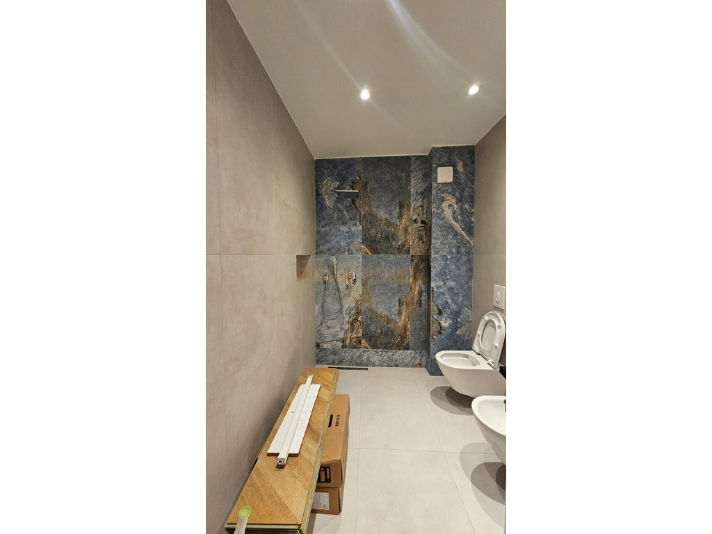 For sale, Apartment 3+1+2, Valuta, Durres.