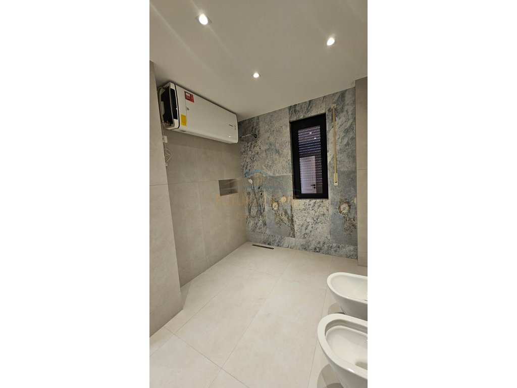 For sale, Apartment 3+1+2, Valuta, Durres.